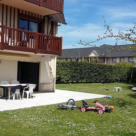 Les Manoirs Apartamento Deauville Exterior foto